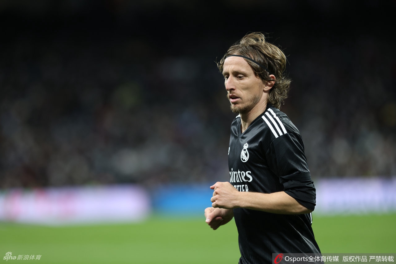 [西甲]皇马0-4巴萨 奥巴梅扬梅开二度