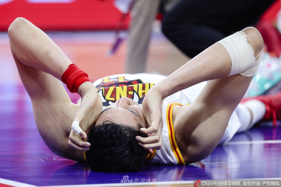 CBA联赛季后赛1/4决赛图片精选