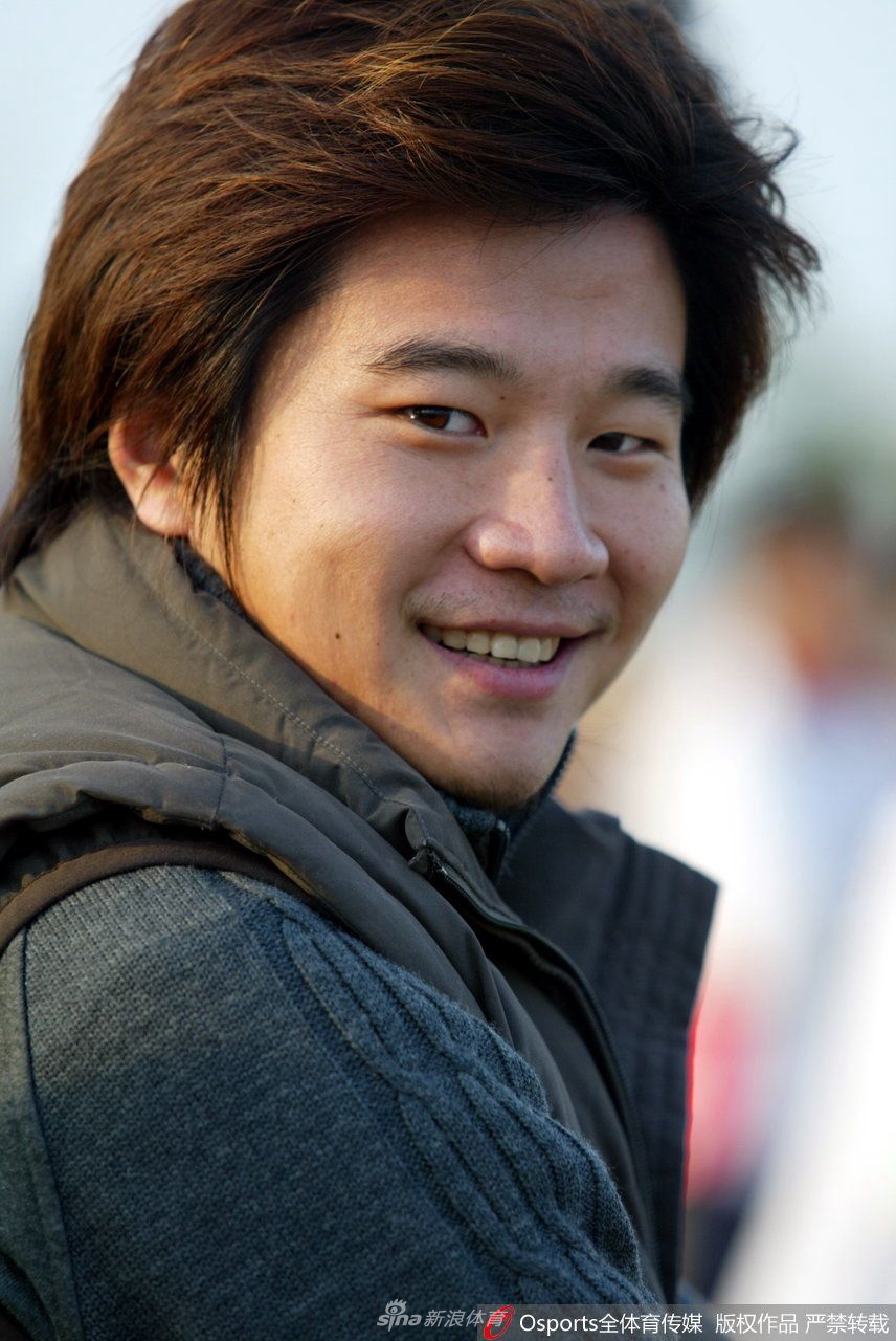 李金羽45岁生日快乐 回顾匆匆那年青涩照