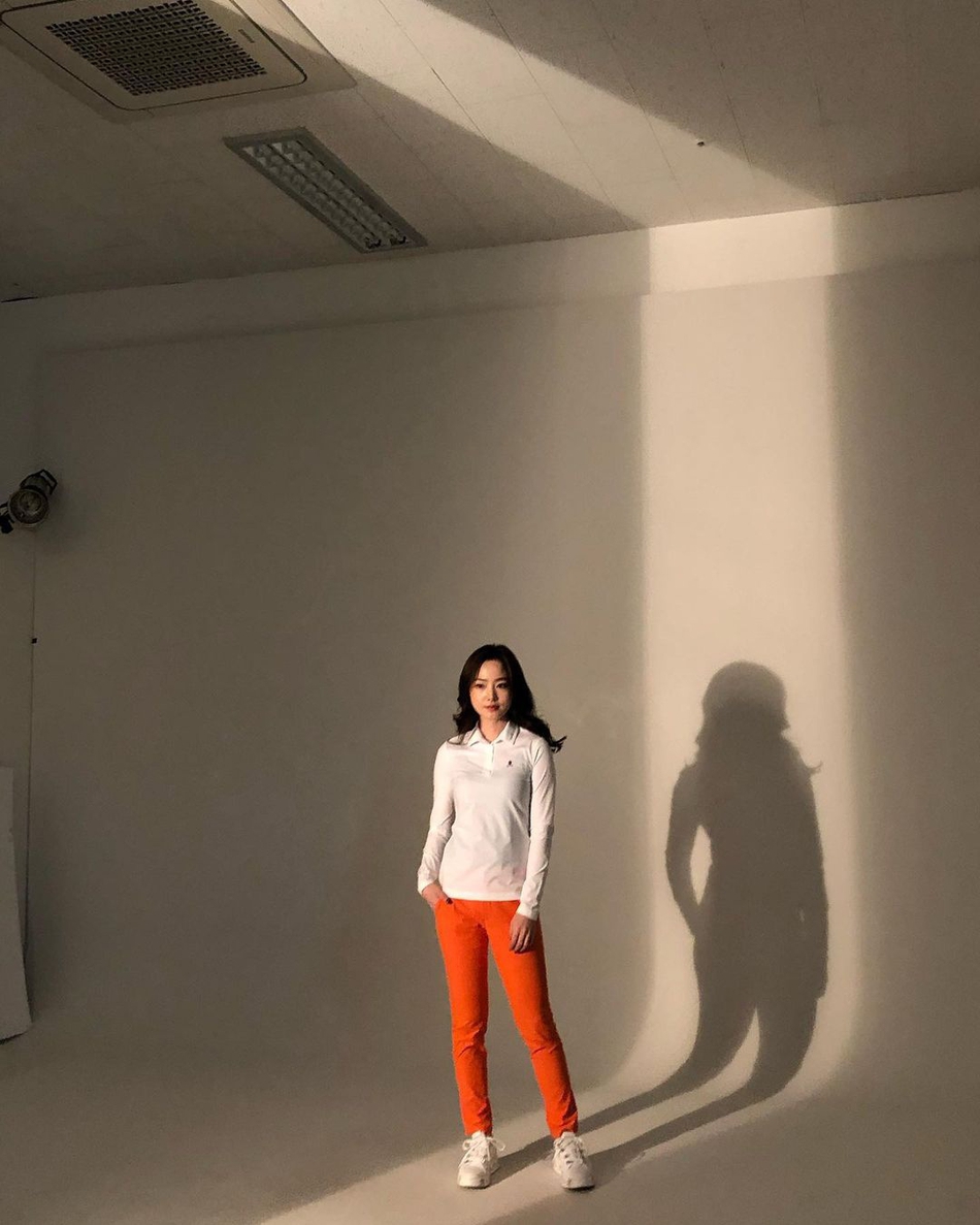 辣妈来了!韩国台球美女车侑蓝拍摄写真