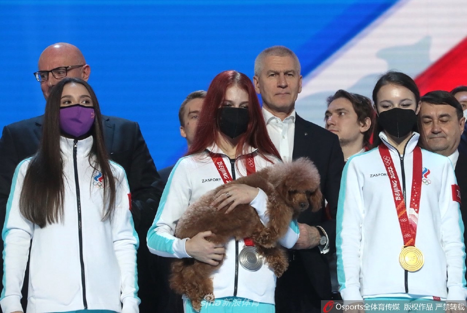 俄罗斯举行盛大仪式欢迎冬奥团归国