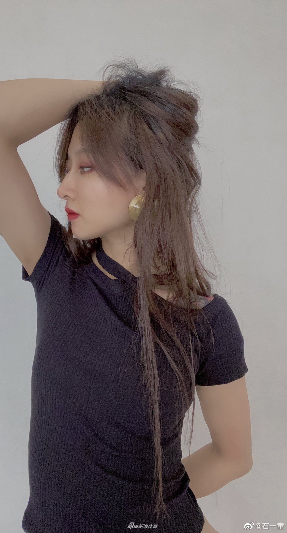 篮球界关晓彤深夜发自拍美图 甜美可人颜值出众