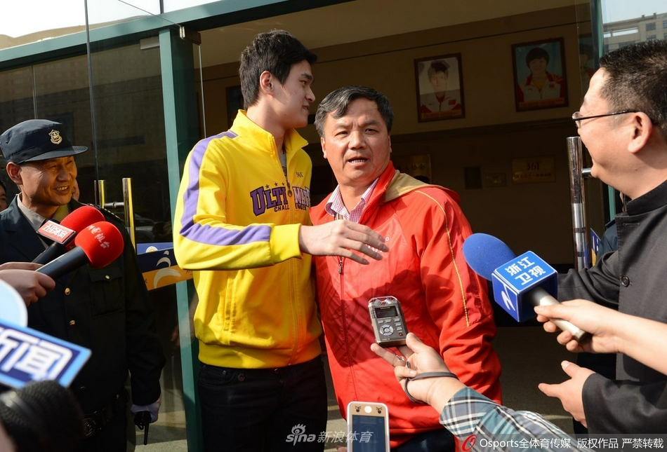 中国游泳队教练员朱志根