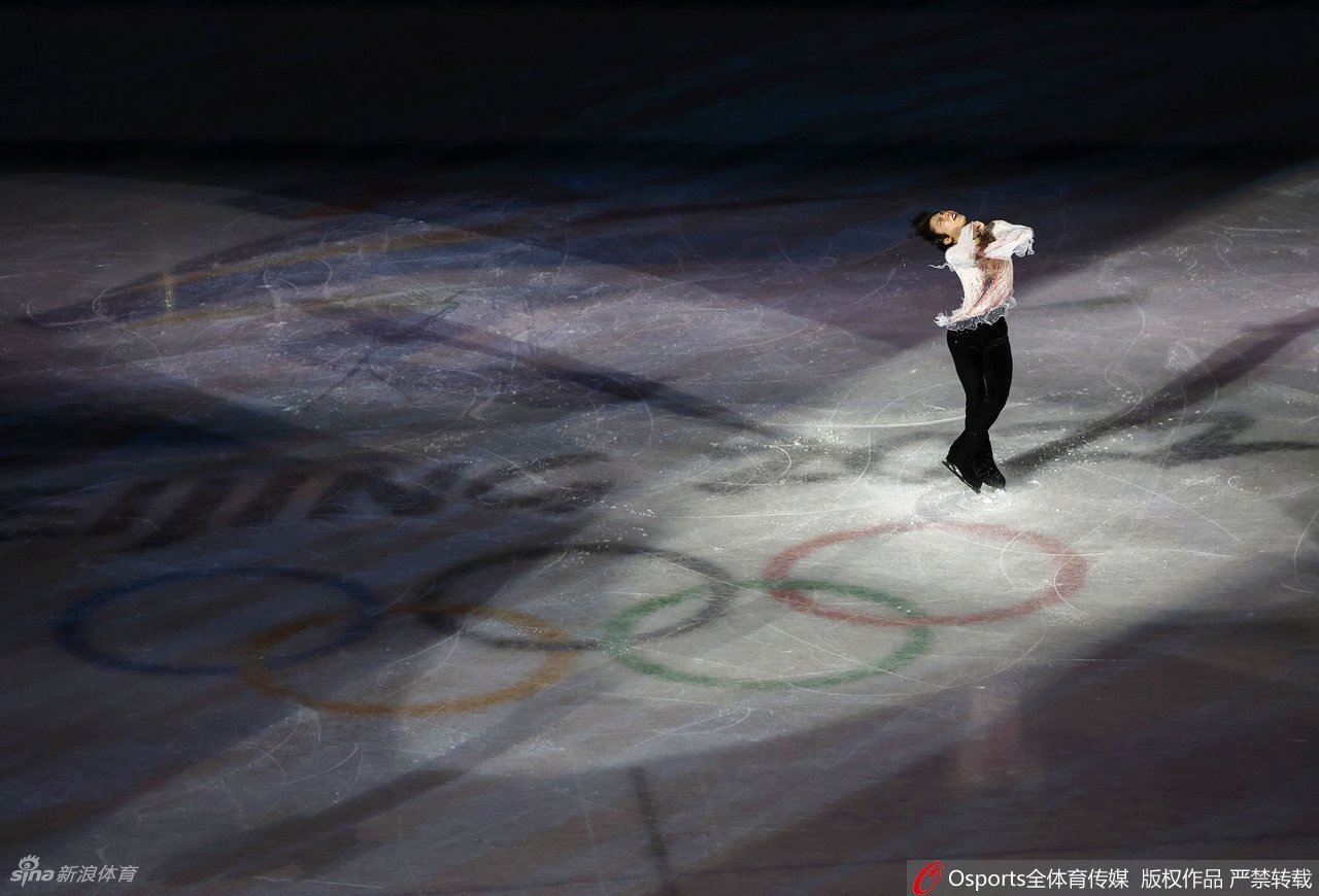 花滑表演赛羽生结弦演绎《春天来了》