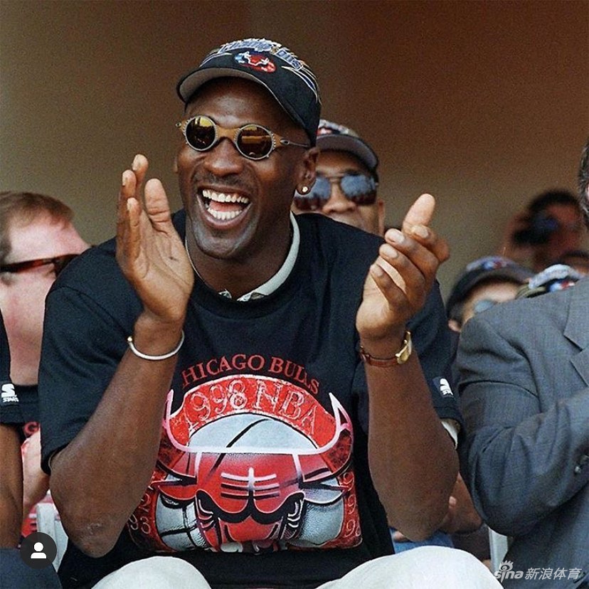 戴墨镜的乔丹看着更加霸气 有没有你中意的款式