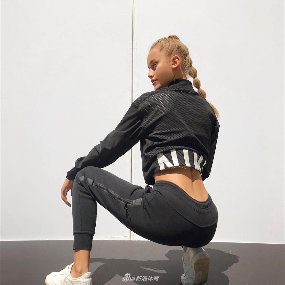 勒夫新女友嫩模Chase Carter