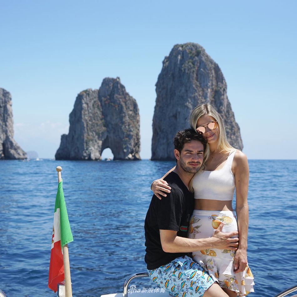 帕托与超模女友游巴黎 火辣熟女征服权健10号