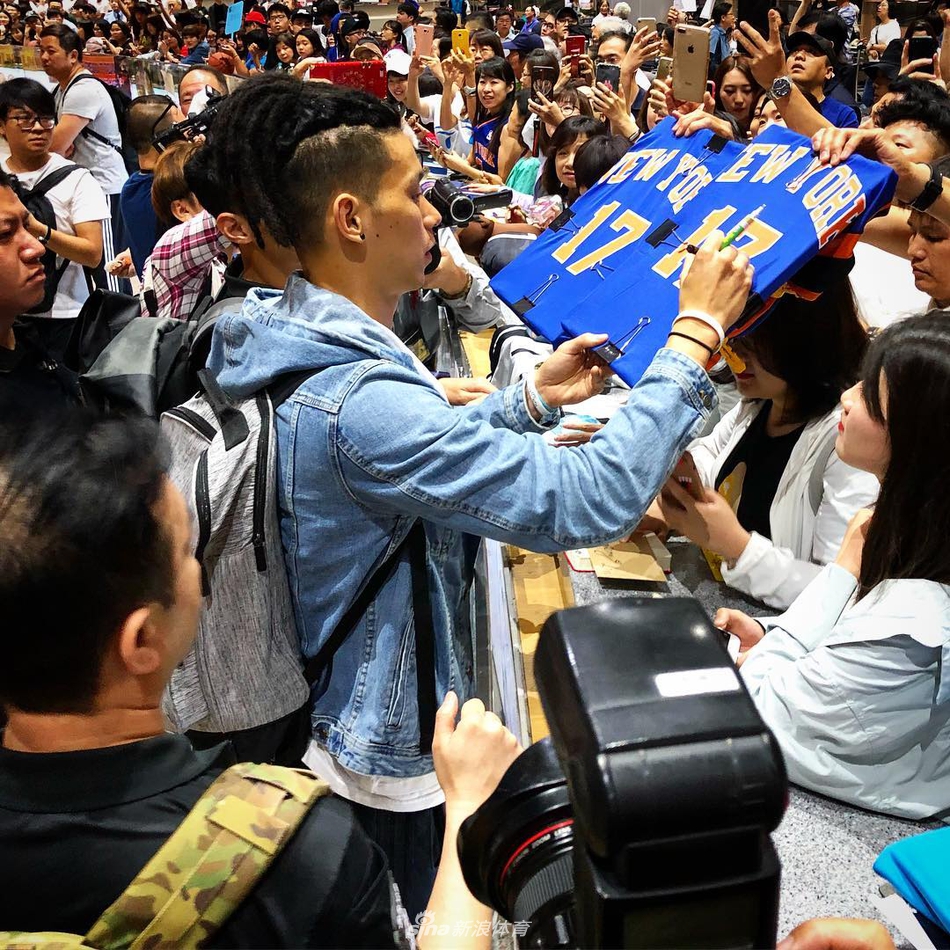 林书豪NBA休赛季的快乐生活