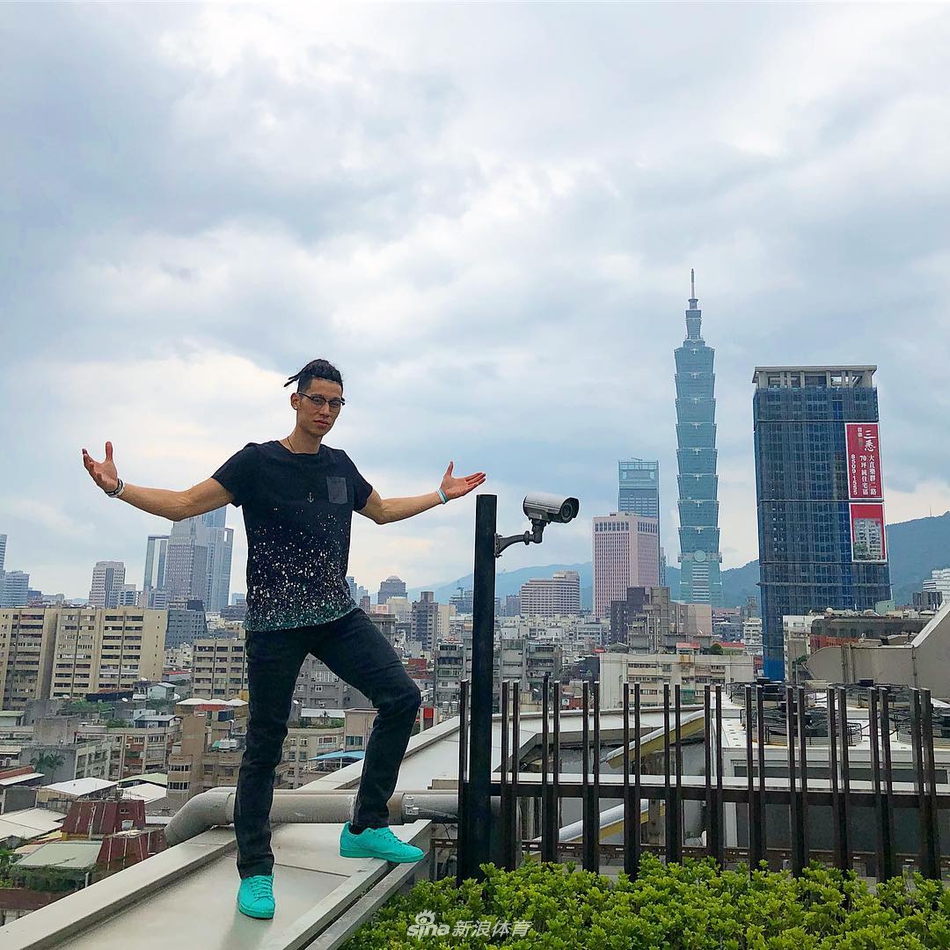 林书豪NBA休赛季的快乐生活