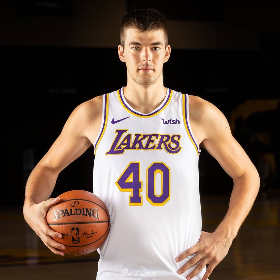 湖人发布新赛季球衣!3种颜色融入Showtime元素