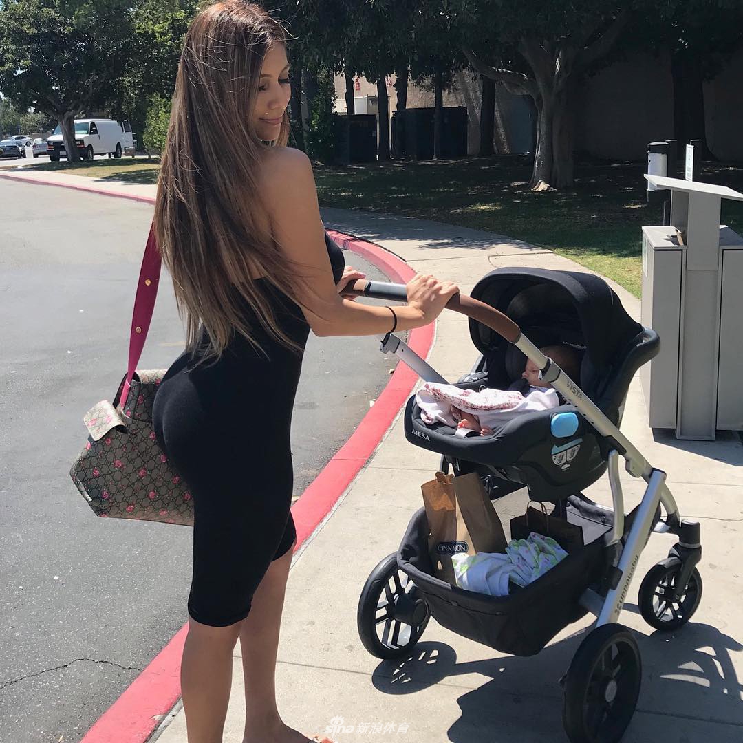 球哥前女友产后4个月身材完美恢复