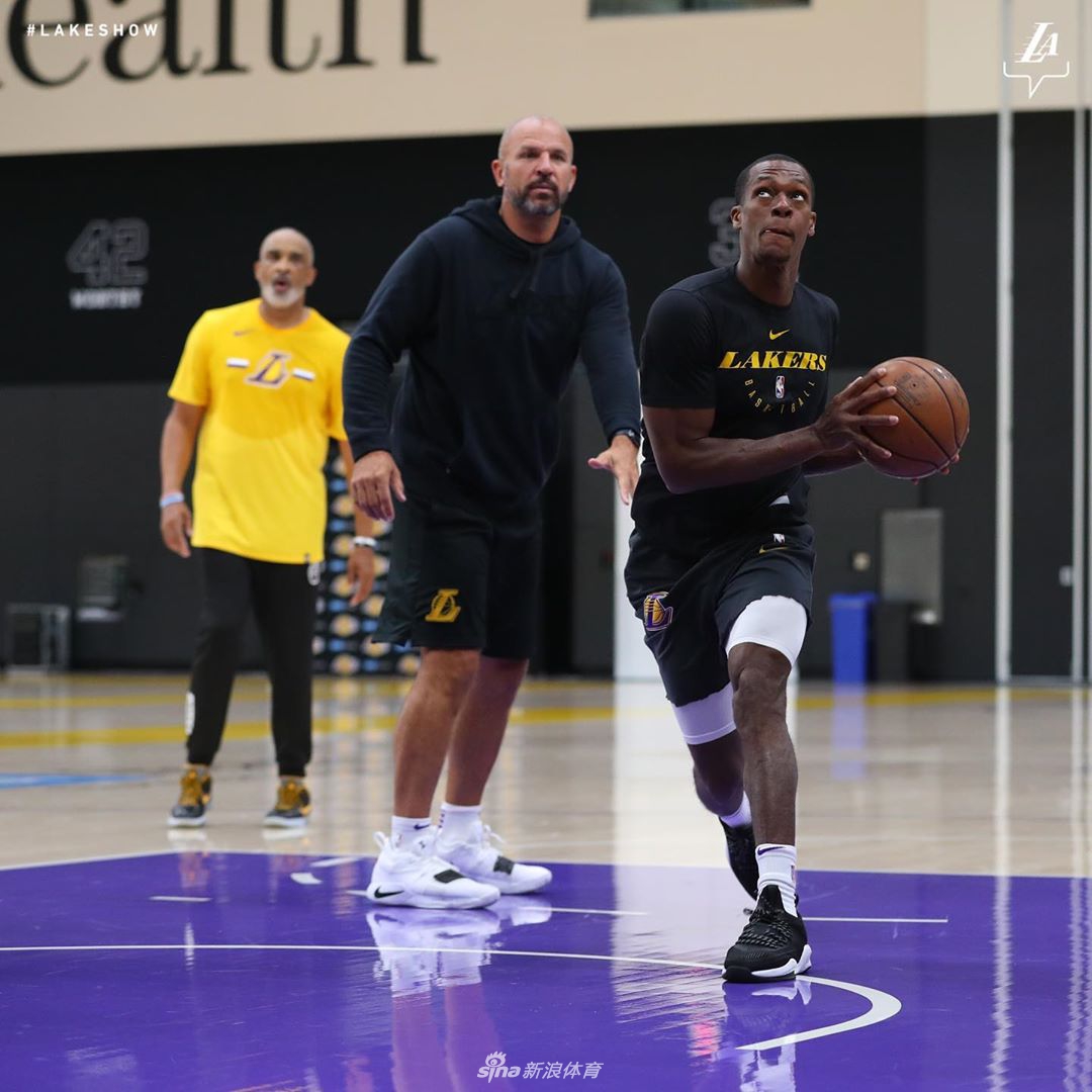 湖人队内训练