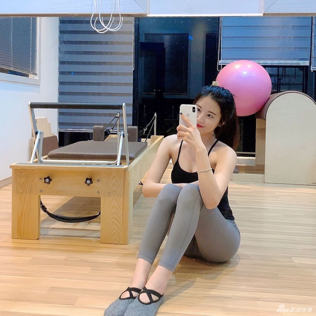 健身美女颇似高圆圆热爱普拉提 这身材什么水平