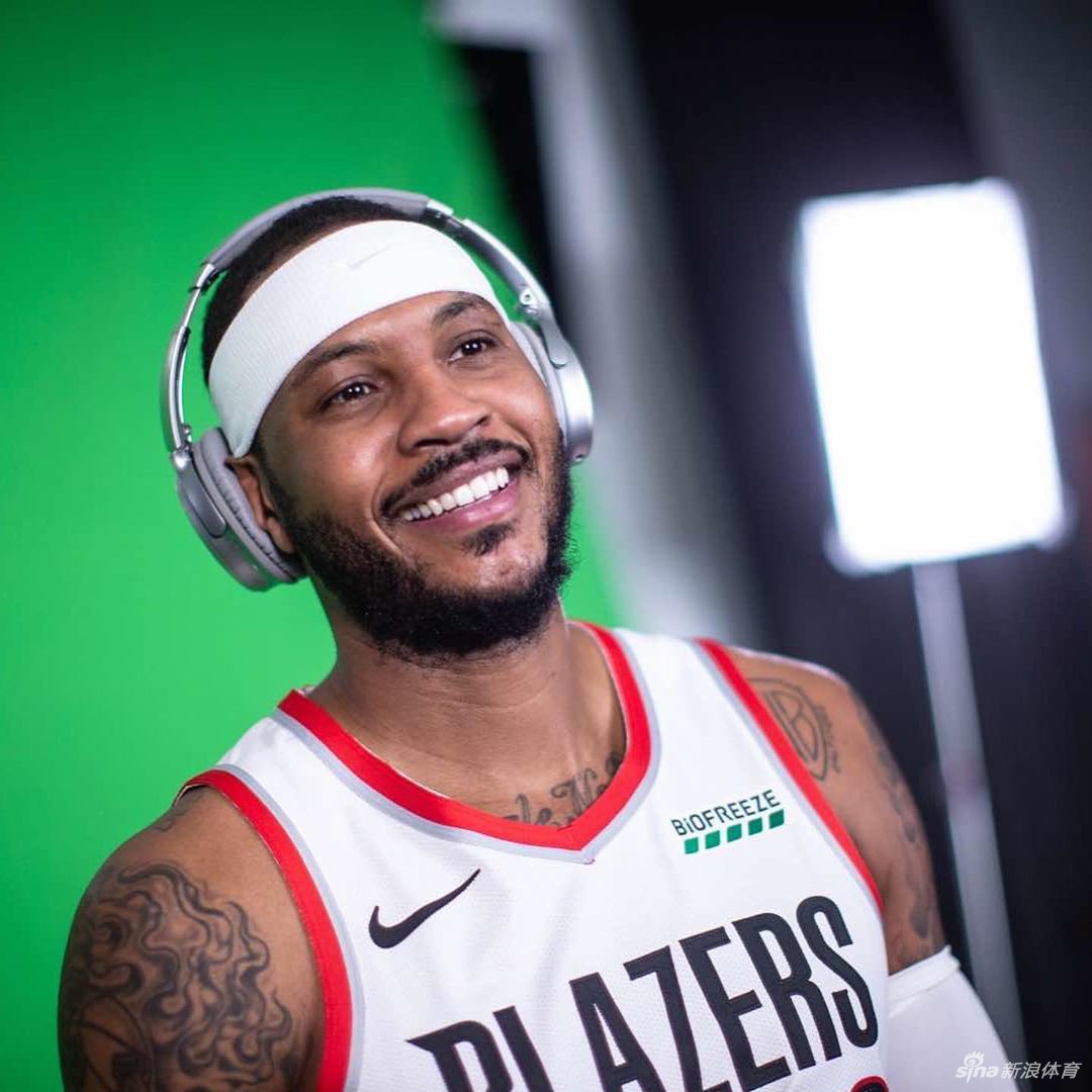 开拓者为安东尼补拍官方照 00号甜瓜位置稳了？