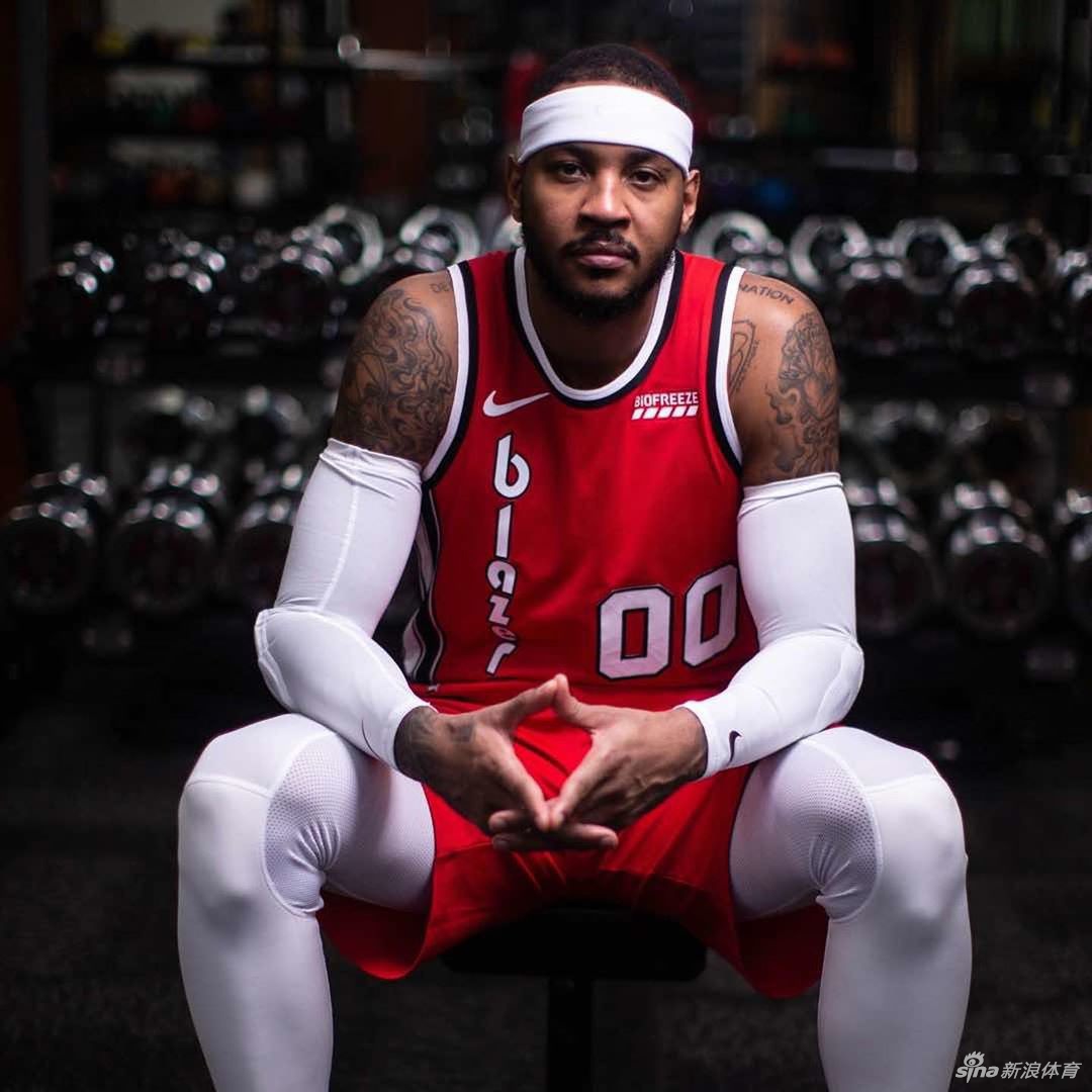 开拓者为安东尼补拍官方照 00号甜瓜位置稳了？