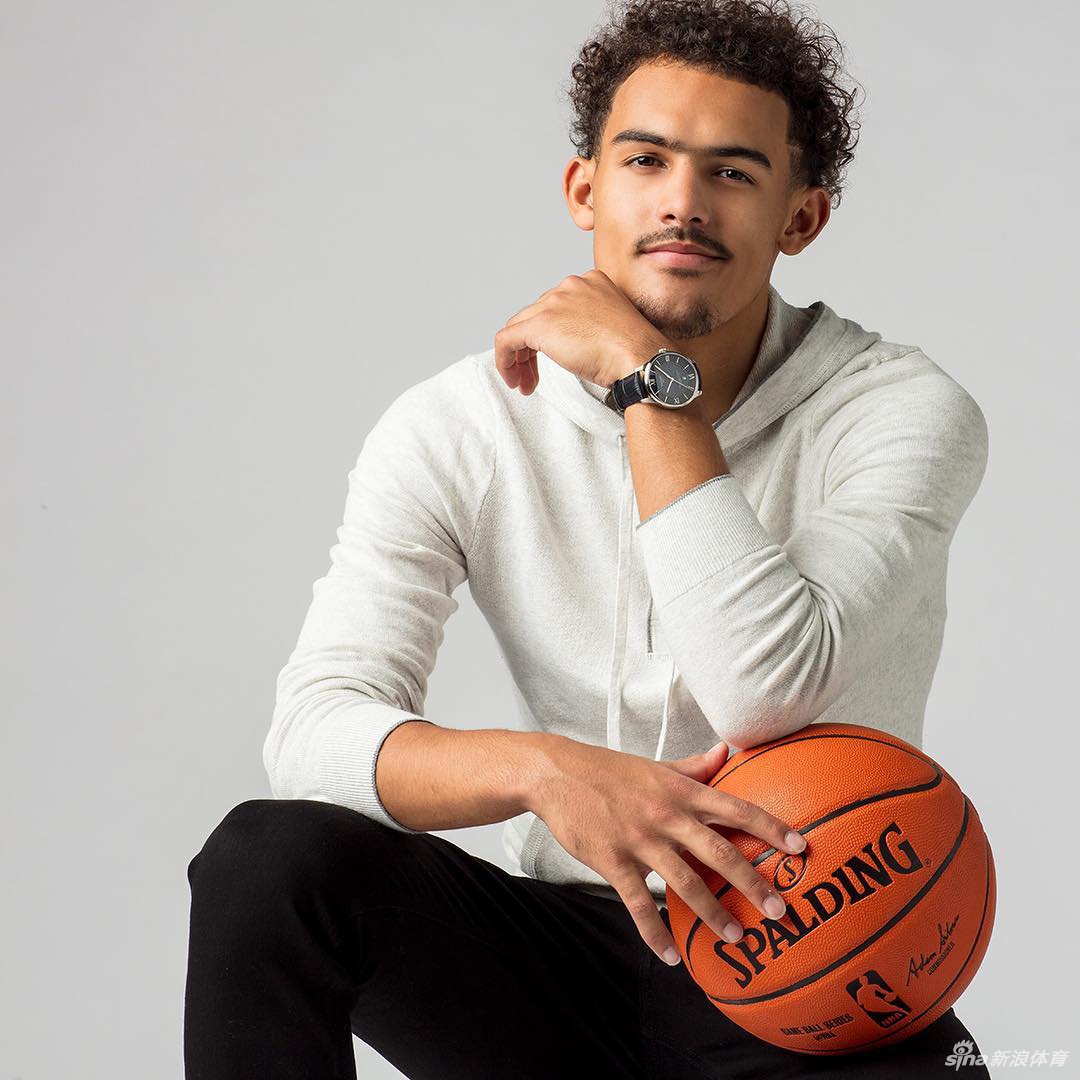 特雷-杨拍摄杂志封面写真 最冷酷小个子杀手