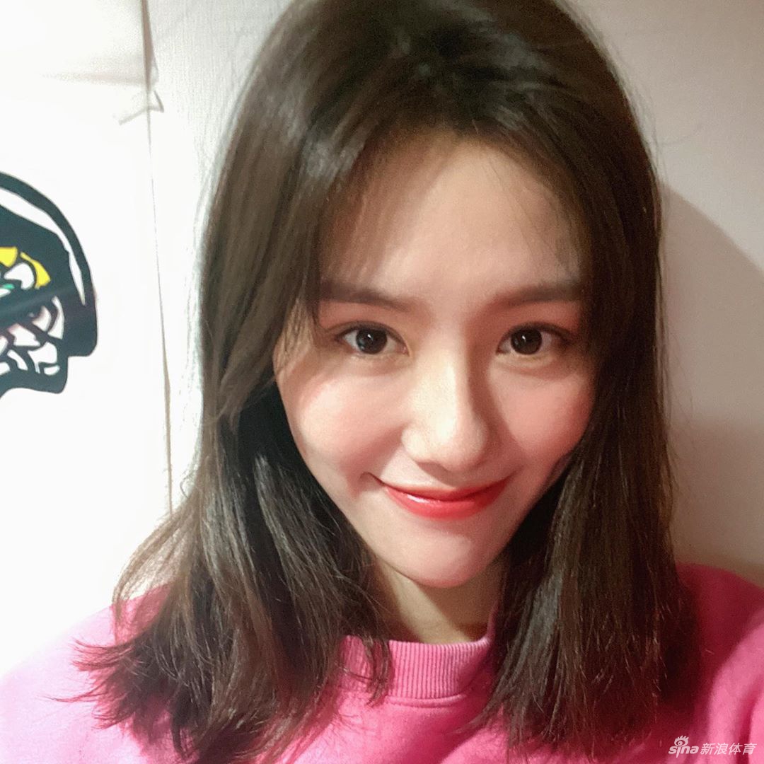 游泳女神刘湘自拍美照看不腻 只因你太美