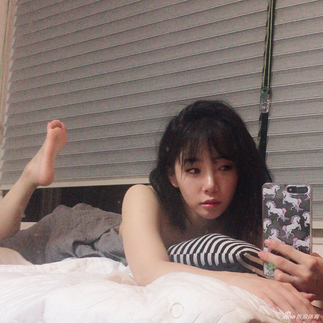 专业健美操运动员的日常 一字马长腿实在太美