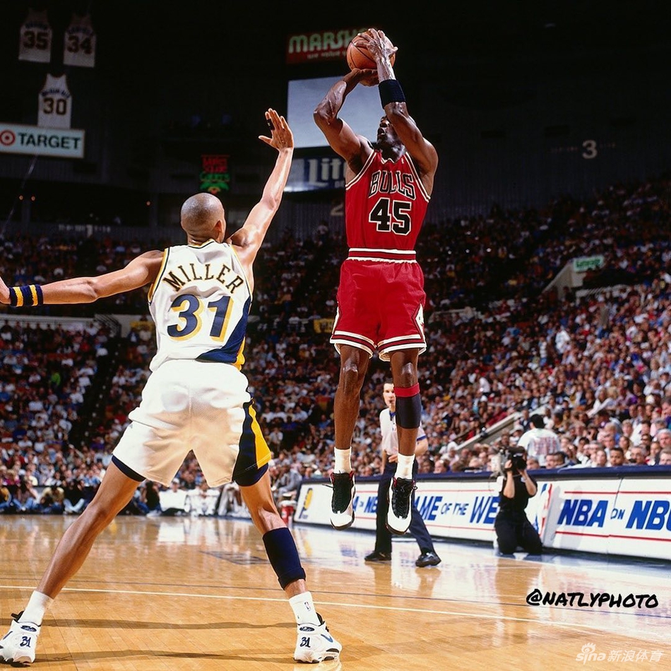 45号乔丹老照片：23号杀手本能仍在 依旧佛挡杀佛