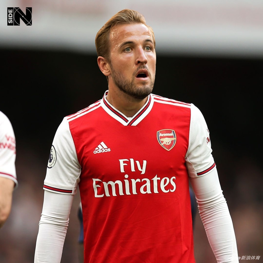 当核心球星穿上死敌球队球衣 梅西C罗毫不违和