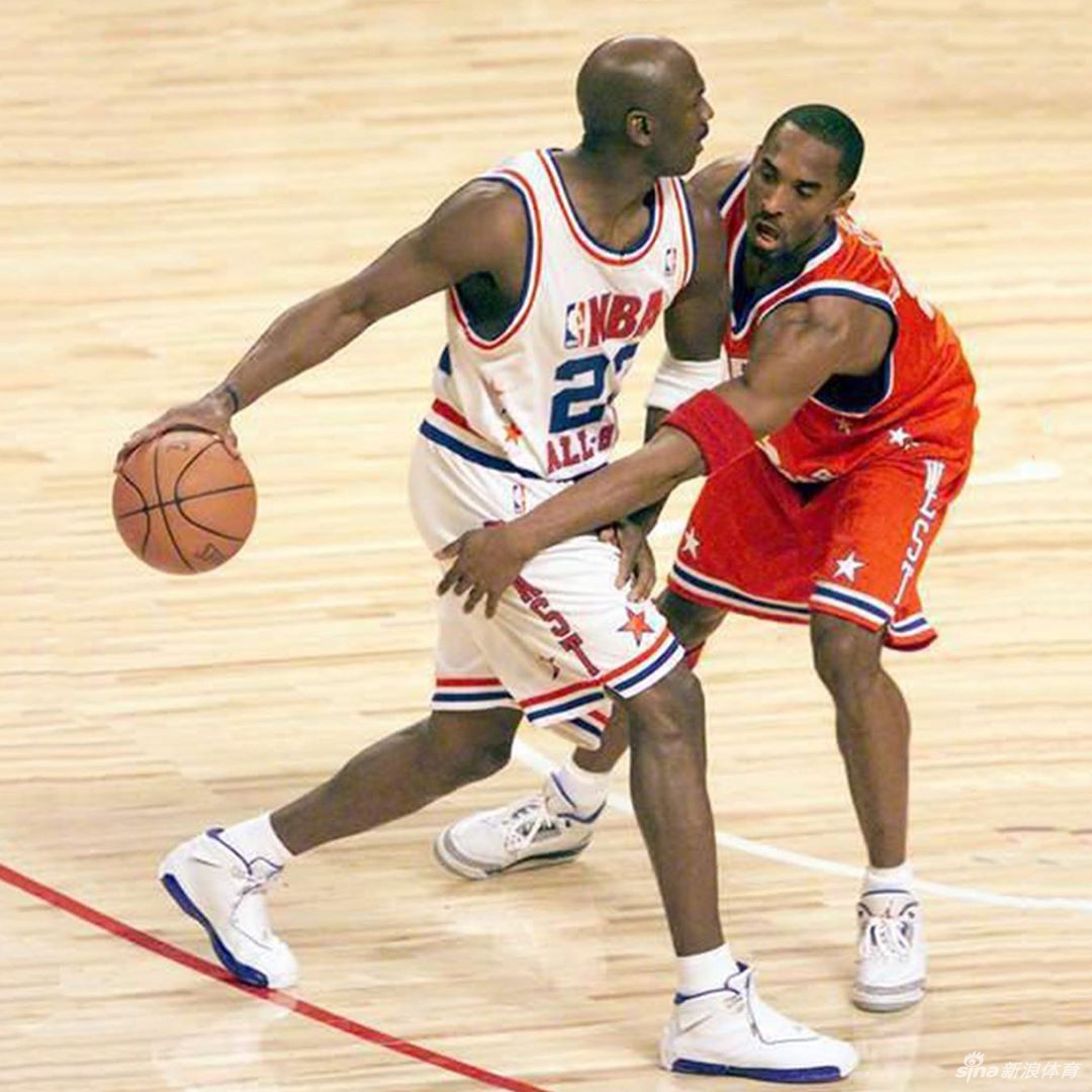乔丹不止会飞手掌也大！感受飞人的招牌动作单手持球
