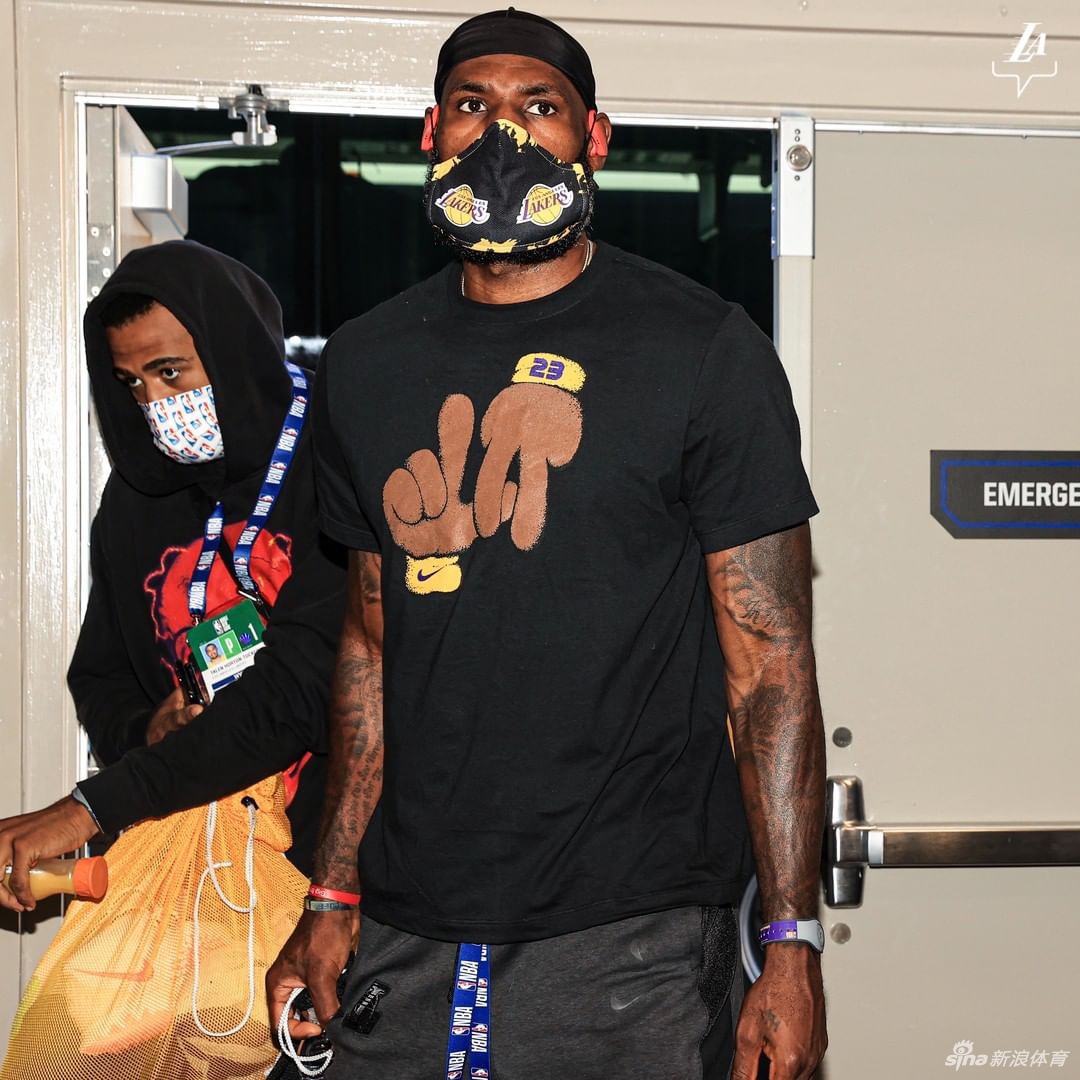 湖人继续训练备战NBA复赛 6号詹姆斯全力以赴