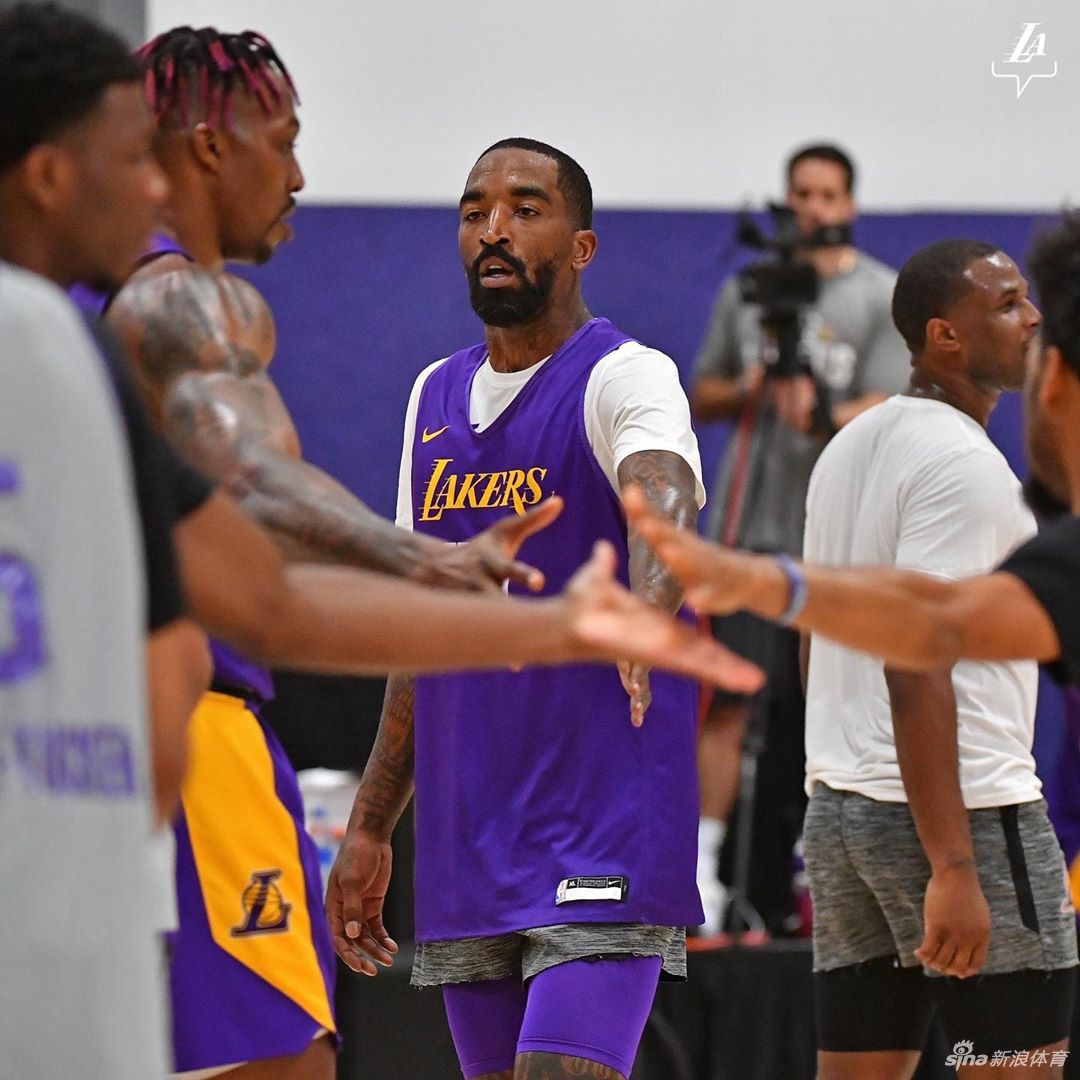 湖人继续训练备战NBA复赛 6号詹姆斯全力以赴