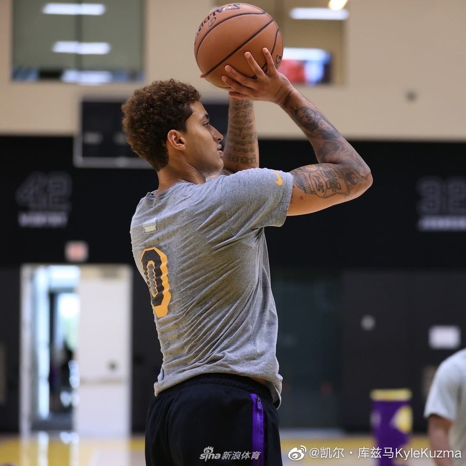 库兹马晒训练照：唯有专注