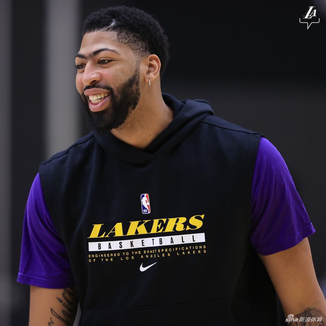 湖人训练备战圣诞大战 詹姆斯：我从未缺席