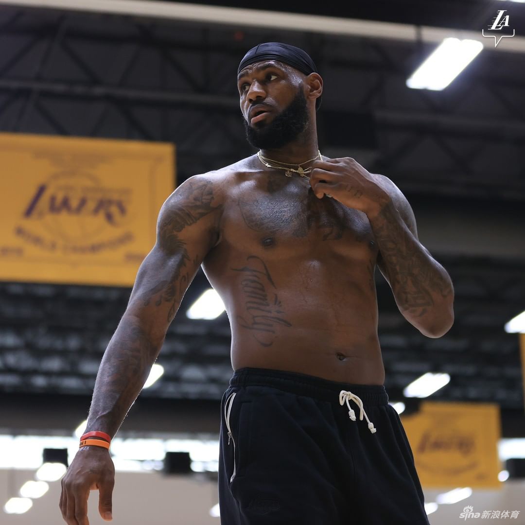 湖人训练备战圣诞大战 詹姆斯：我从未缺席