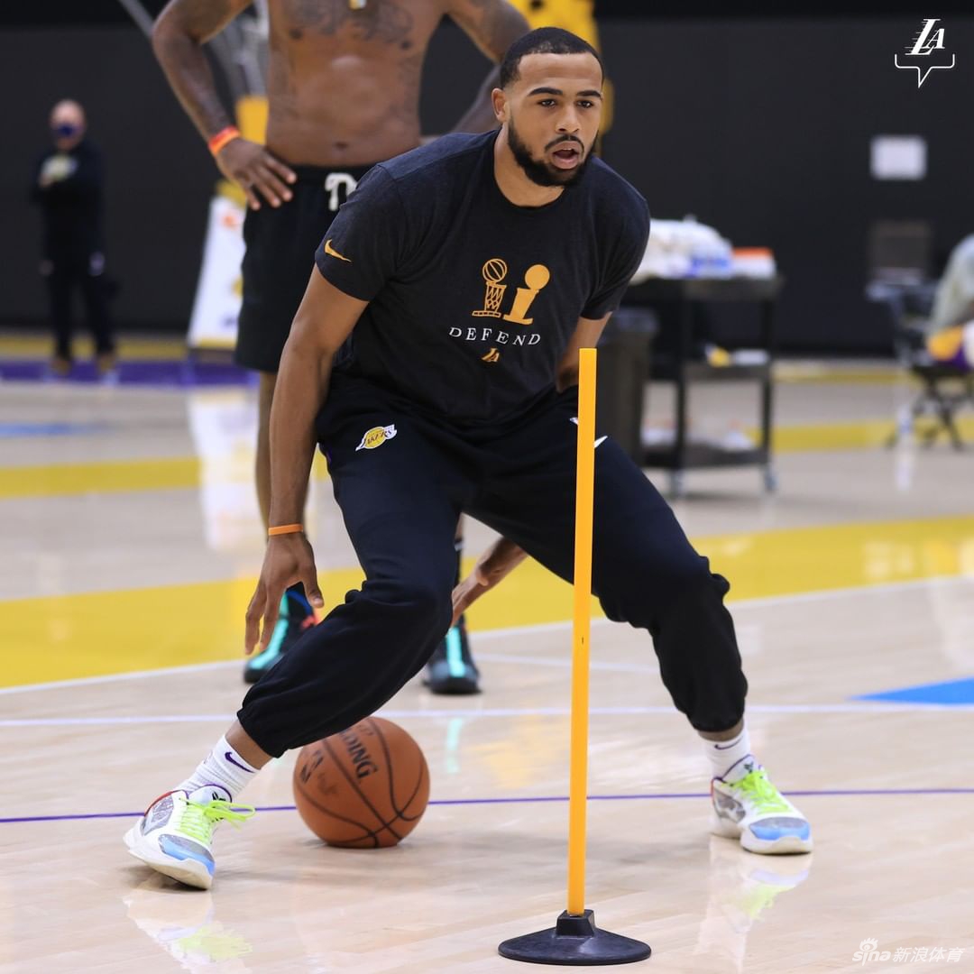 湖人训练备战圣诞大战 詹姆斯：我从未缺席