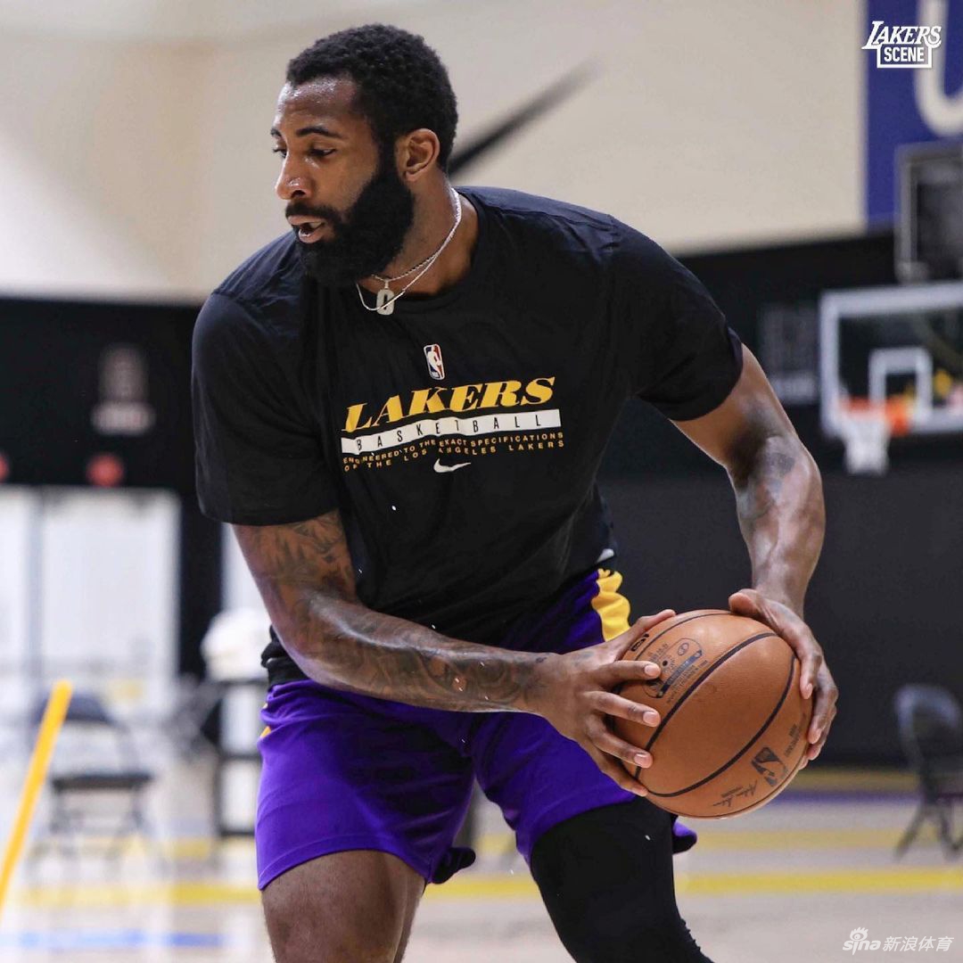 庄神初次感受湖人训练馆：很激动能和詹姆斯同队