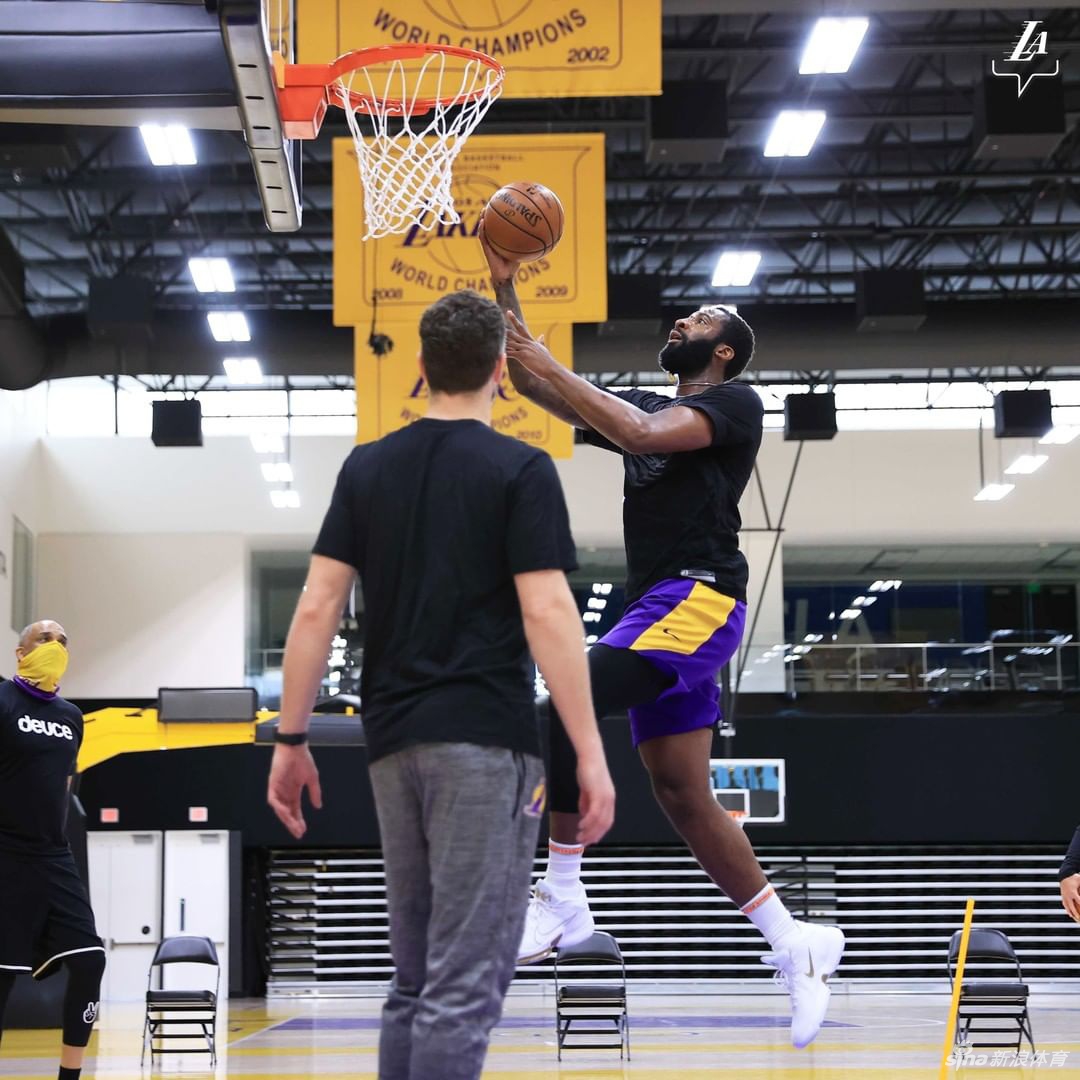 庄神初次感受湖人训练馆：很激动能和詹姆斯同队