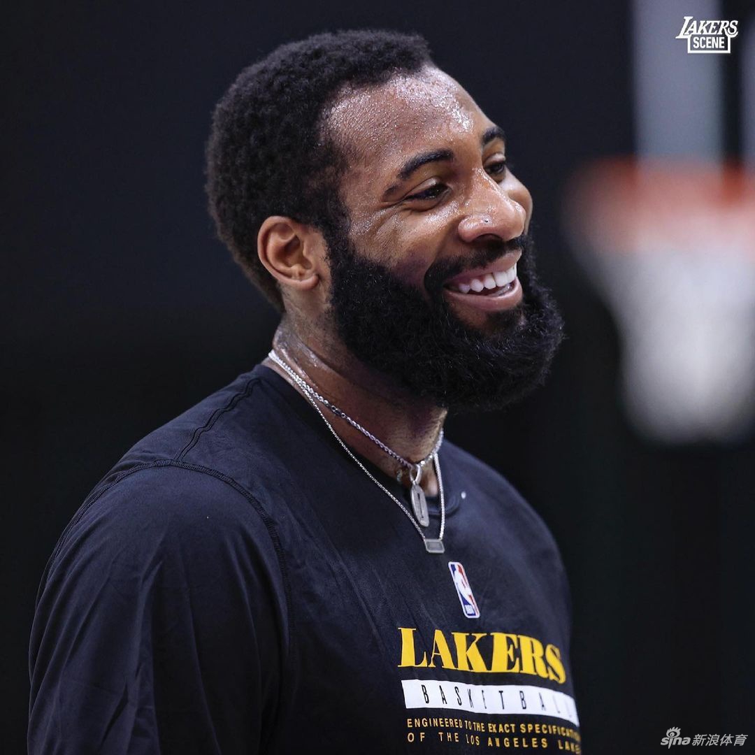 庄神初次感受湖人训练馆：很激动能和詹姆斯同队