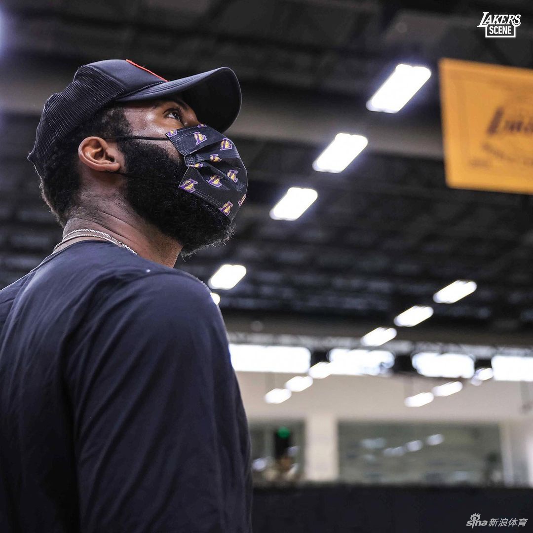 庄神初次感受湖人训练馆：很激动能和詹姆斯同队