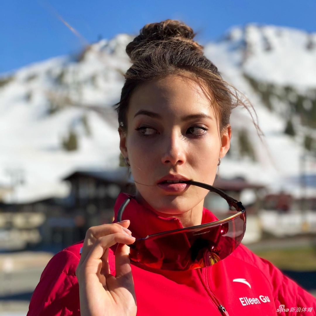 冰雪美女小将谷爱凌发美照祝520快乐