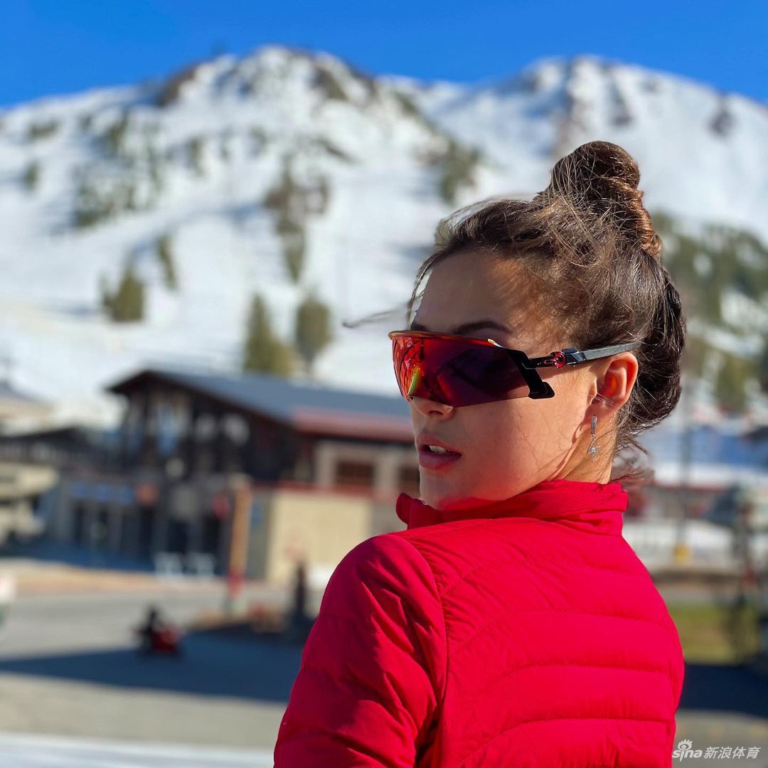 冰雪美女小将谷爱凌发美照祝520快乐