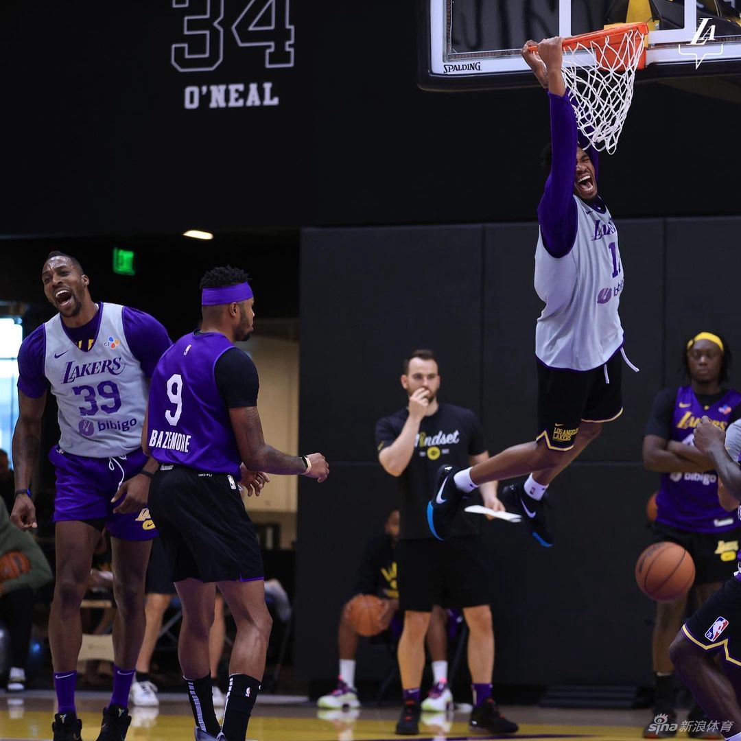 湖人全员训练迎接NBA新赛季到来