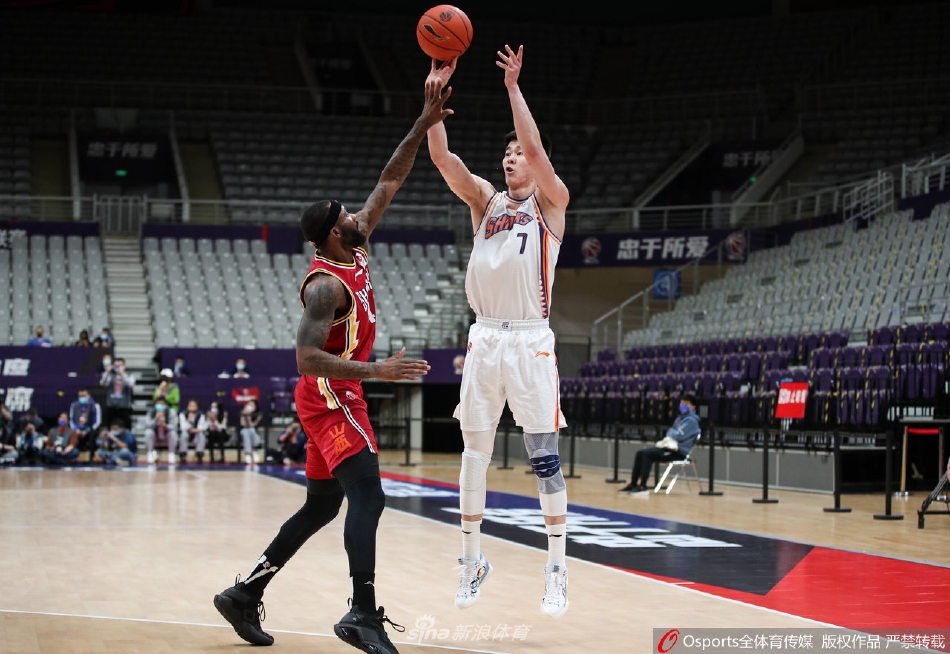 [CBA联赛]上海135：111胜山西