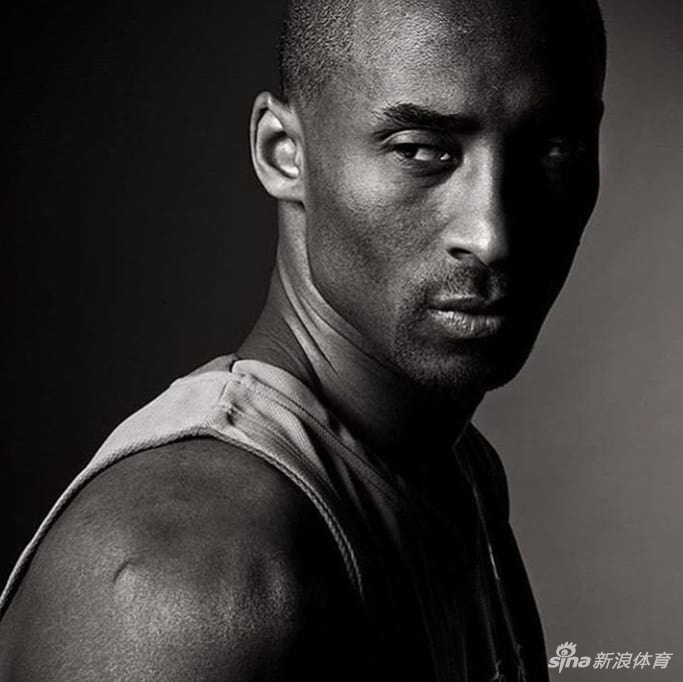 科比新书成全美最畅销书籍 两大销售榜单第一