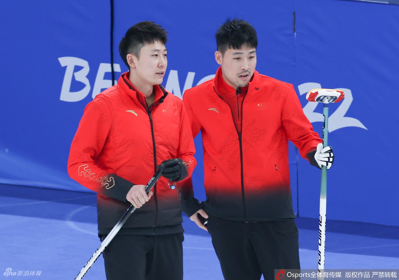 男子冰壶中国队对阵瑞典队