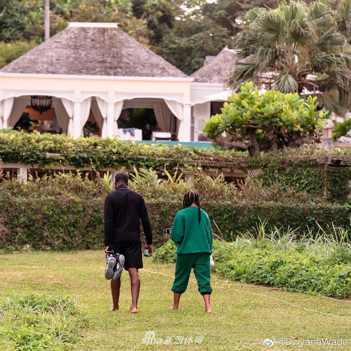 韦德晒照秀恩爱：和你待在一起我感觉自己充满了无限能量