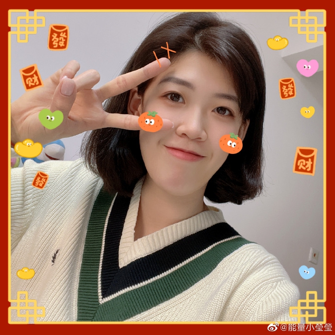 李盈莹晒生日照中国女排大合影：2021远离伤病