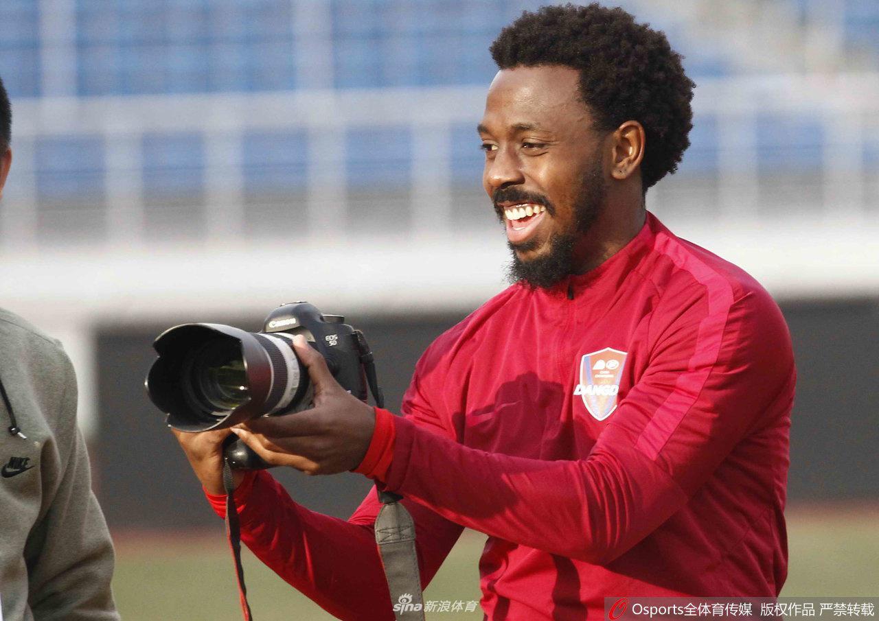 恒大三名归化球员返回中国开始隔离 两大外援仍在巴西