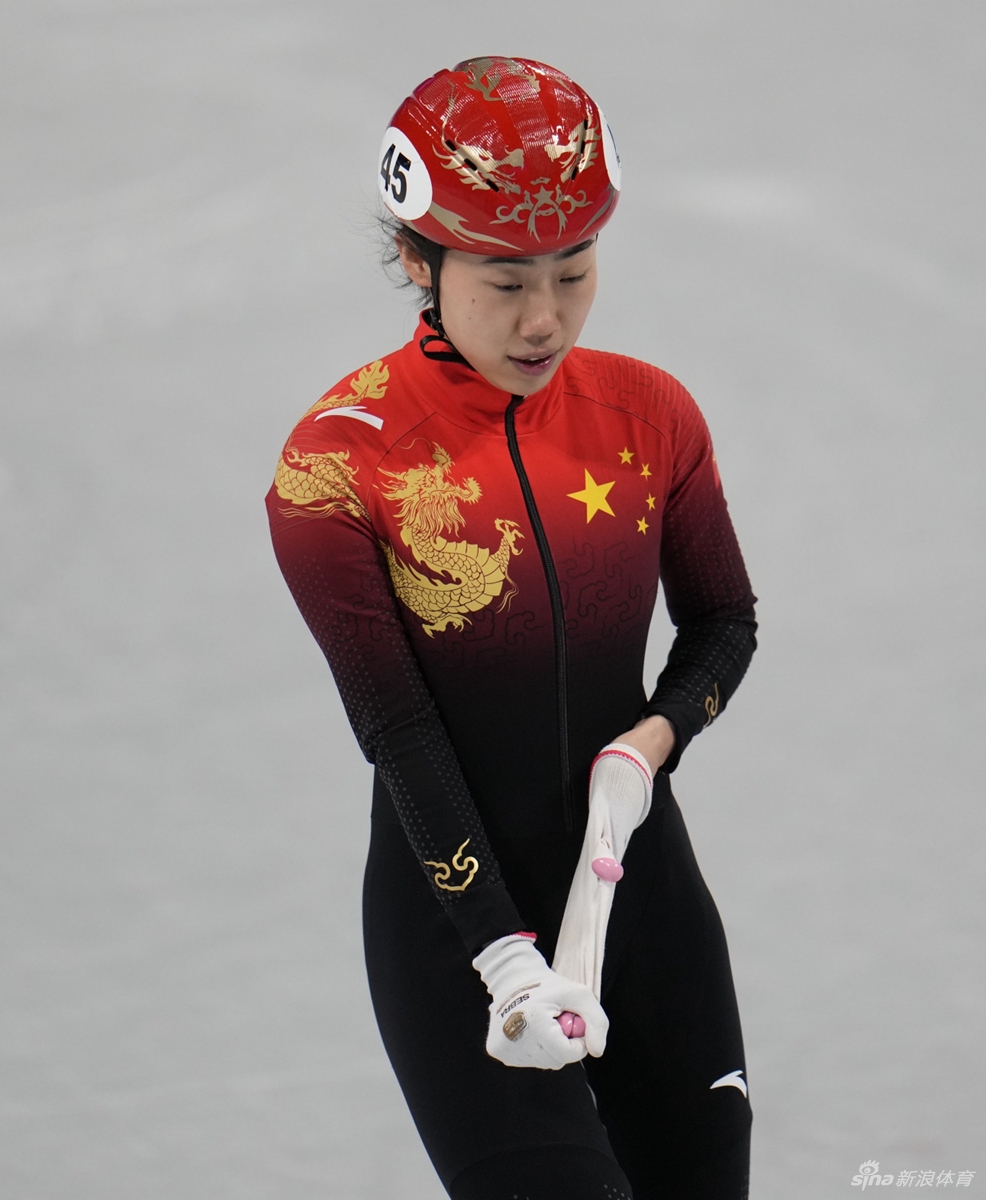 新浪直击速滑女子500米张雨婷第四