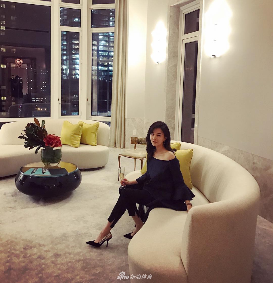 曝宁泽涛富二代女友样貌清纯可人