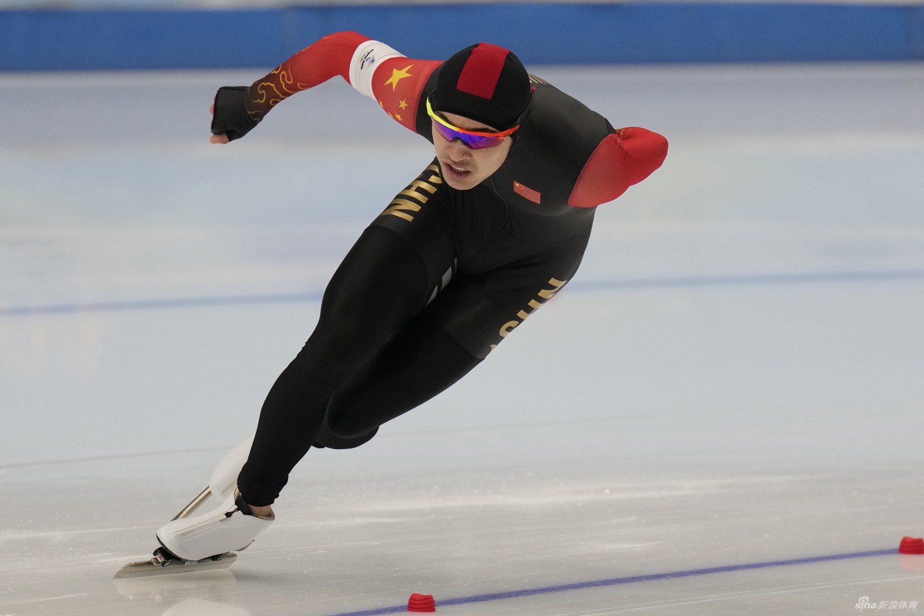 速滑男子1000米宁忠岩获得第五