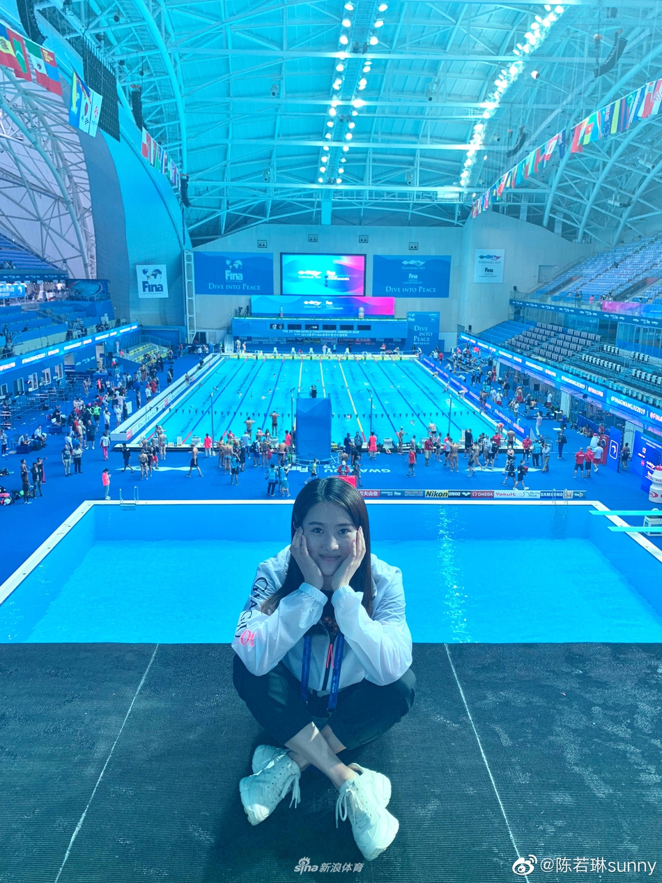 奥运冠军陈若琳罕见晒自拍照网友太美了