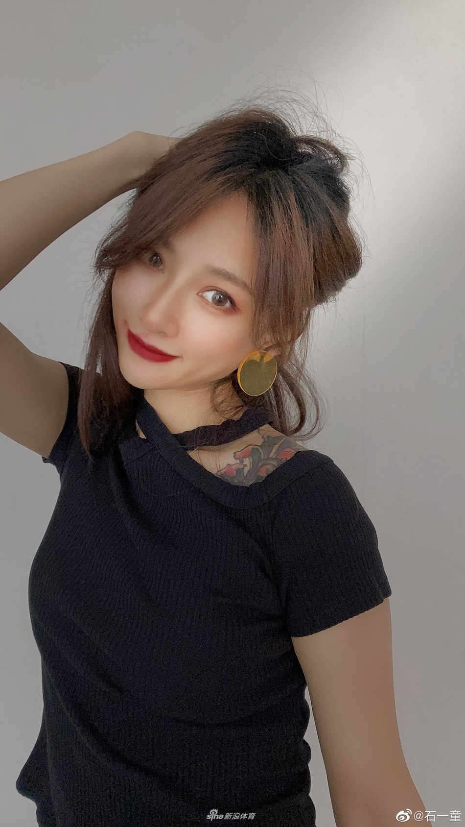 篮球界关晓彤深夜发自拍美图 甜美可人颜值出众