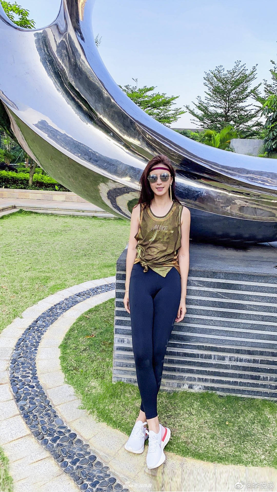 演员李悦溪爱上跑步感受夏日热情 这身材太赞了!